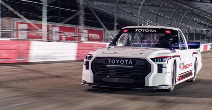 The-auto‌-‌dealers‌-‌near‌-‌Santa‌-‌Ana‌-are-looking-forward-to-seeing-the-Tundra-at-the-2022-Nascar-race